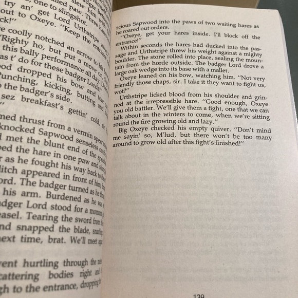 Redwall Salamandastron by Brian Jacques, paperback - Picture 3 of 4